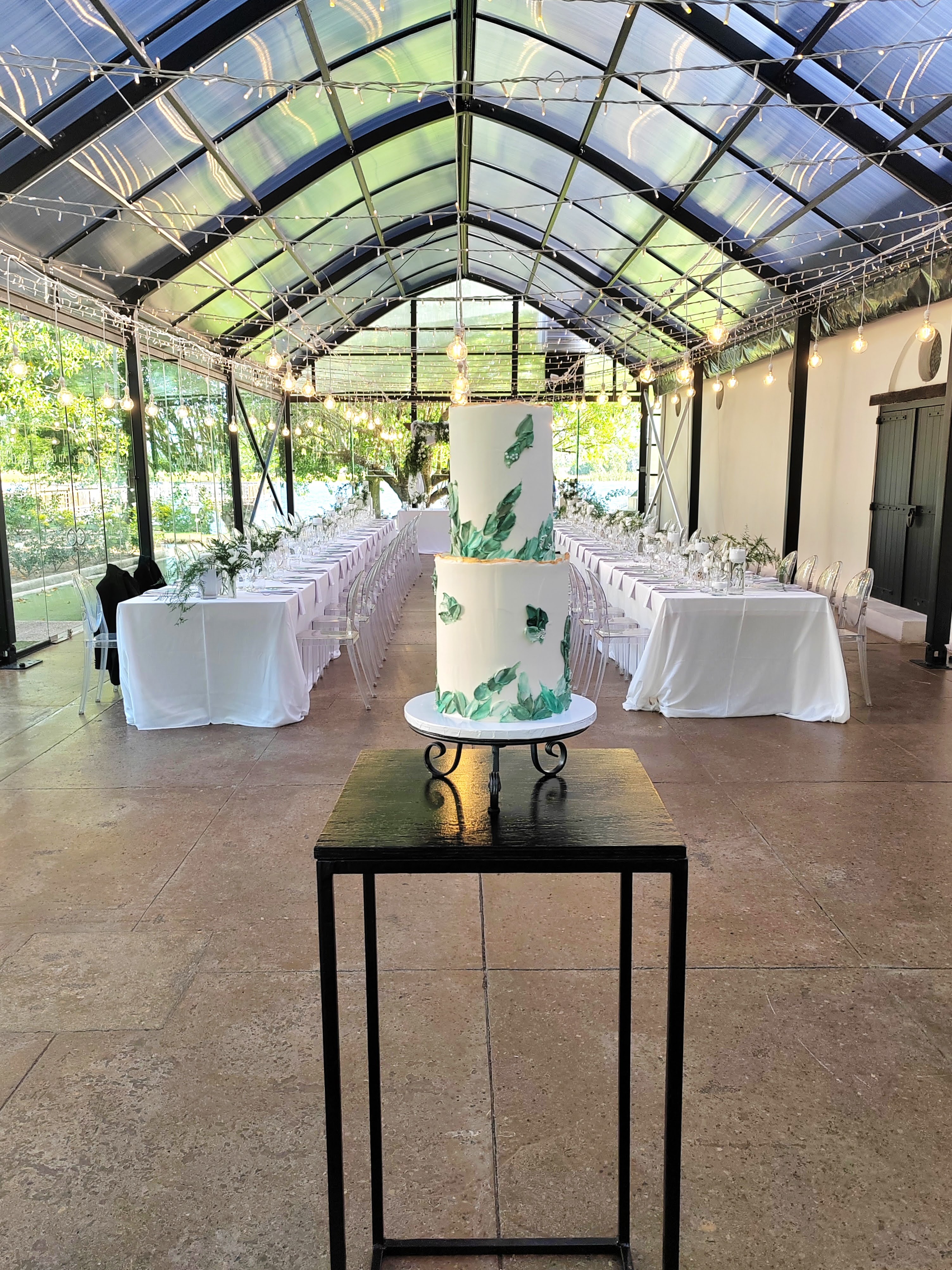 2 Tier Wedding Cake